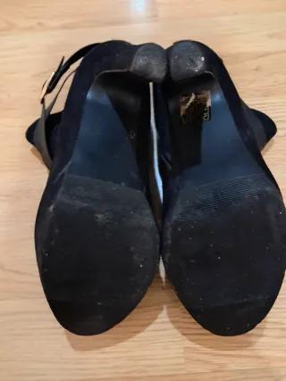 Botines negros con hebillas