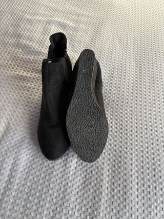 Botines negros de cuña