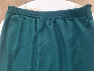 Pantalón Talla 46 Verde. Medidas en descripción