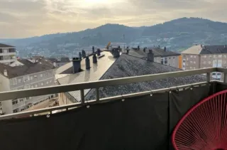 Ático en zona estación. (Consta de licencia VUT)