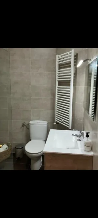 Ático en zona estación. (Consta de licencia VUT)