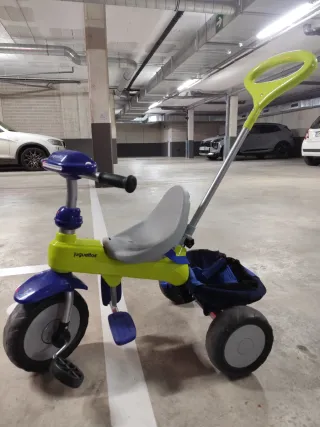 Triciclo Juguettos con manillar