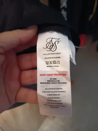 Camiseta SikSilk cuello alto negra