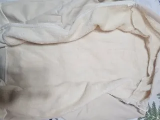 Sudadera beige con borreguito