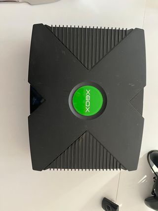 Primera XBOX, con juegos clásicos y DVD