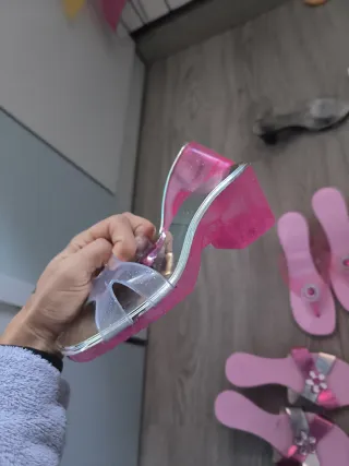 4 pares Zapatos de tacón para niña