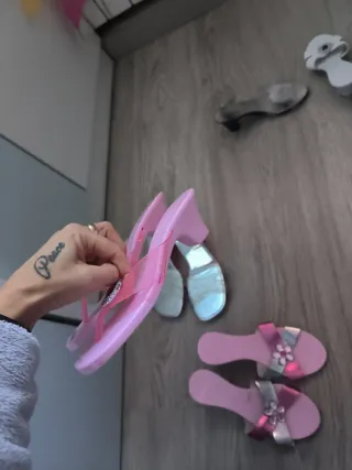 4 pares Zapatos de tacón para niña