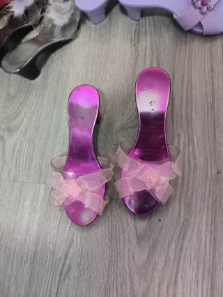 4 pares Zapatos de tacón para niña