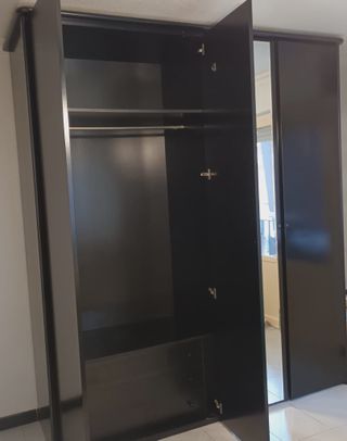 Armario 4 puertas con cajonera y 2 espejos