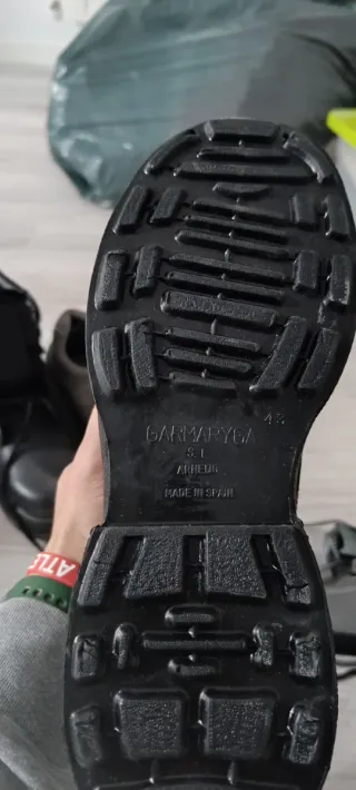 Lote de  Zapatos de seguridad nuevos Talla 43