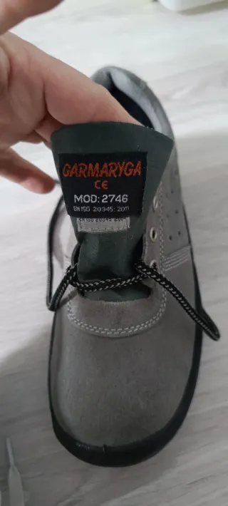 Lote de  Zapatos de seguridad nuevos Talla 43