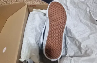 Zapatillas Vans Negras y Blancas