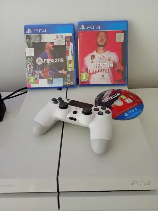 PS4 (PlayStation 4) Blanca + Juegos de 500 gigas