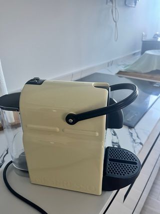 Cafetera Cápsulas Nespresso Inissia Blanca Delongh