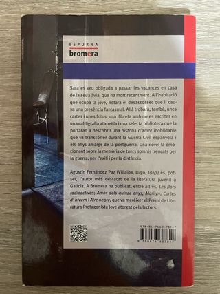 Libro en valenciano “Nit d'ombres voraces”