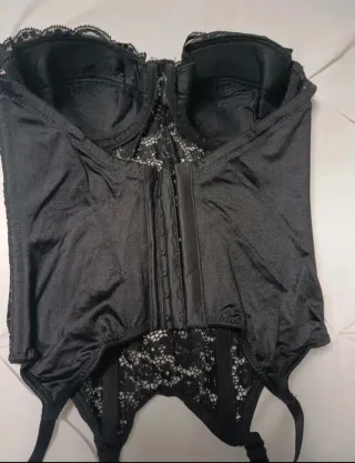 Corsé Lencero con Liguero Negro