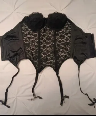 Corsé Lencero con Liguero Negro