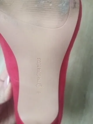 Zapatos de salón rojos, mínimo roze según fotos