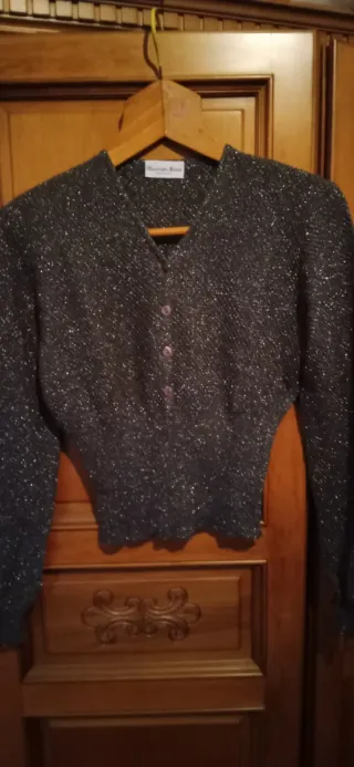 Maglioncino corto lamé grigio