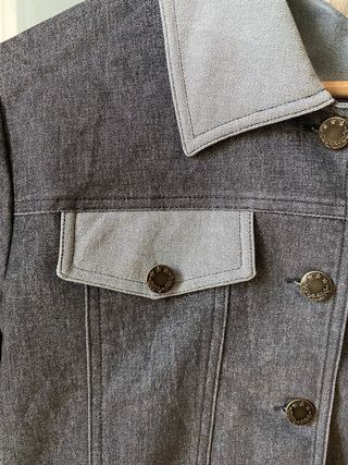 Cazadora vaquera gris