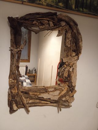 Specchio con cornice in legno naturale