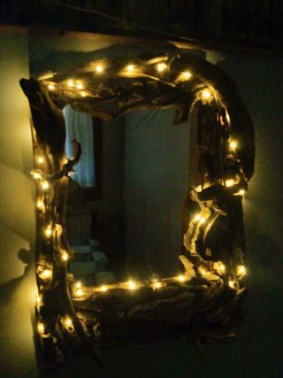 Specchio con cornice in legno naturale