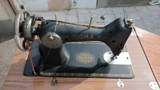 Máquina de coser antigua SIGMA
