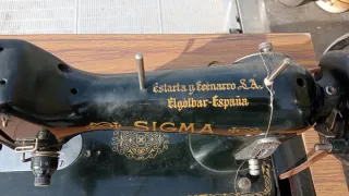 Máquina de coser antigua SIGMA