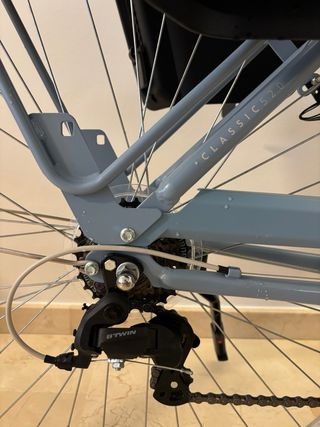 Bicicleta Urbana Elops 520 con sillita Thule Yepp