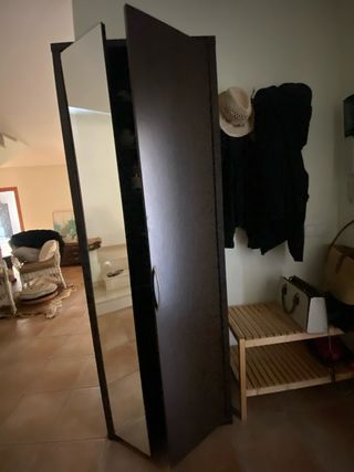 Zapatero de madera y metal con espejo