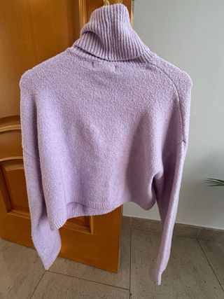 Jersey cuello alto morado crop