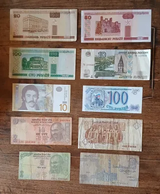 Lotto di 32 banconote del mondo