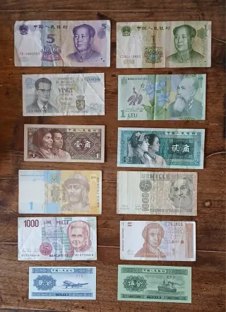 Lotto di 32 banconote del mondo