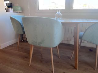 Mesa comedor y 5 sillas