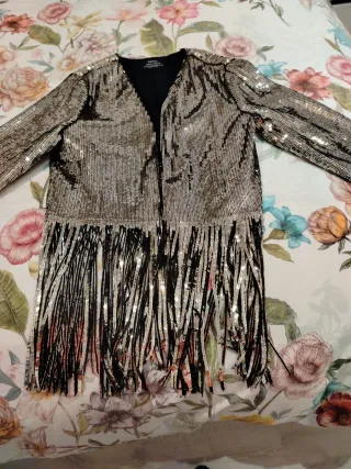 Chaqueta Lentejuelas Bershka Special Edition.