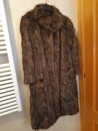 4 Abrigos de Piel Marrones