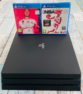 PS4 Pro 1TB Nero + FIFA 20 e NBA 2K21