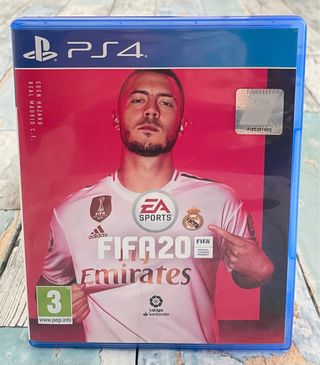 PS4 Pro 1TB Nero + FIFA 20 e NBA 2K21