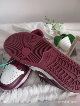 Nike SB Dunk Bordeaux Bianco