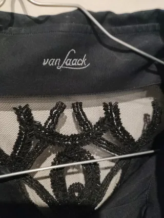 Camisa joya negra elegantísima