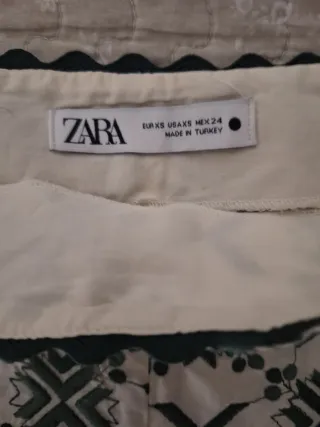 Pantalones cortos bordados