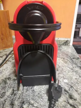 Cafetera Nespresso Krups Roja