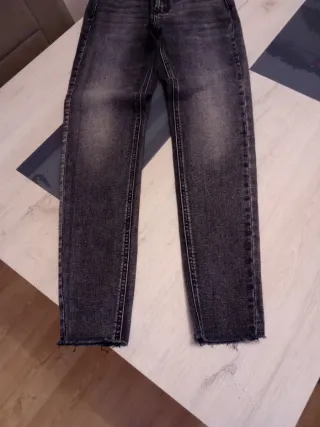 Pantalón vaquero negro desgastado, Skinny