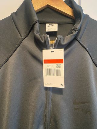 Chaqueta Nike Air Training Gris. Nueva
