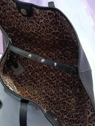 Borsa Guess nera usata