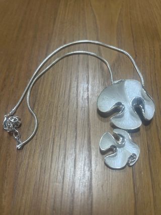 Juego de joyas: pulsera, anillo y colgante