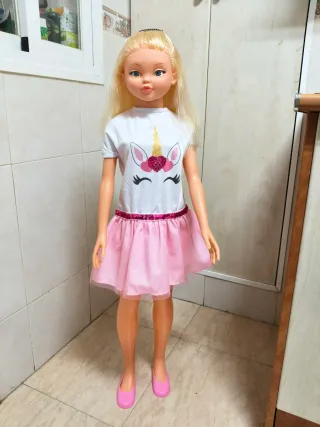 Muñeca Rosaura con accesorios para el pelo