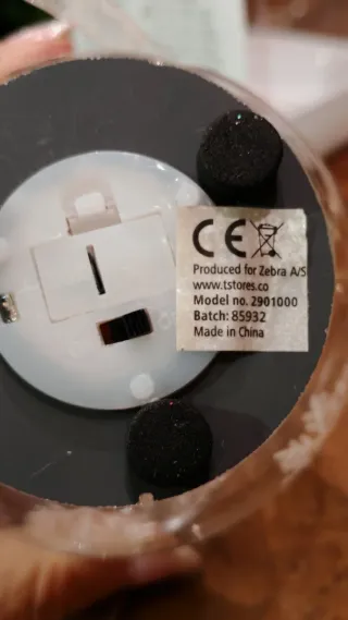 Palla di Natale in vetro con albero