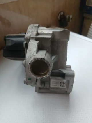 Válvula Egr y cuerpo valvula 55278867 pierburg