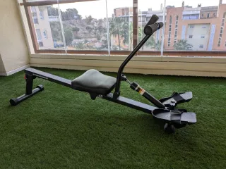 Máquina de Remo Compacta y Ligera